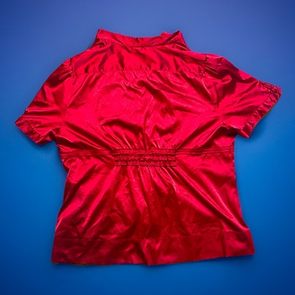 Elegant and Sexy Red nygard red satin Blouse size 16 - Picture 5 of 5